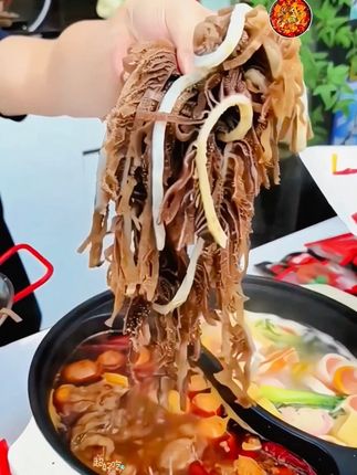 抢疯了抢疯了!买三斤送两斤新鲜毛肚底板丝活动来啦!超便宜超划算!趁有货赶紧抢几单!抢到就是赚到!#毛肚#毛肚火锅#毛肚的正确吃法#千层肚#新鲜食材让您吃得放心