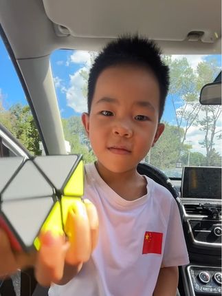 5岁+11,二阶八面体魔方,最简单魔方之一!魔方能不能锻炼思维不知道,但是肯定能锻炼专注力,溜号=重来😅#萌娃 #人类幼崽 #原创视频 #魔方 #益智玩具