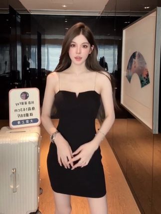 纯欲吊带链条抹胸连衣裙女针织夏季辣妹紧身包臀#包臀裙 #吊带裙#性感吊带裙 #修身连衣裙