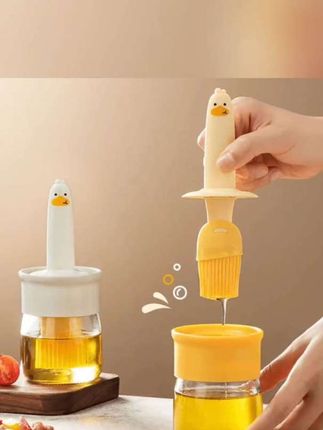 #创作灵感终于找到了这个好用又方便的油刷了,以前每次做饭倒油都控制不好量,而且还特别难清理,但是有了它就再也不用担心了,想用多少就取多少,轻轻一推就行,而且它是可以拆卸下来的,清洗起来也很容易。平时在家做菜或者吃个火锅啥的都可以用到它,真的是太方便了。#小黄鸭油瓶刷#家用油瓶刷@巨量千川