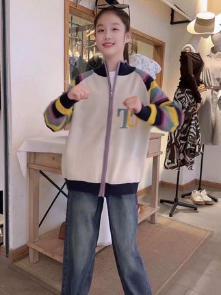 女儿已经是初一的学生了,身高150,体重75斤,不知道在班里算不算高的了##童装