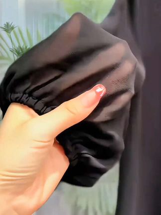 这套衣服也太好看了吧!它是那种小众的设计,非常的显气质,而且还是薄款的,夏天穿也不会热。它是一个套装,不用想怎么搭配,直接穿出门就可以,非常的方便。#显瘦穿搭#早秋穿搭#上热门##气质穿搭#谁穿谁好看