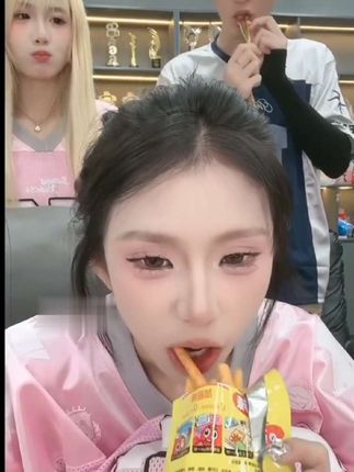 9.9元到手15包#笑辣辣辣条 #网红小零食@KK很好.琴💛