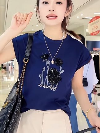 【重百专属】德·玛纳舒弹180G棉氨夏季圆领珠片绣花连肩翻边袖女t恤#夏季穿搭 #显高显瘦 #今日穿搭 #夏款上新 #气质穿搭