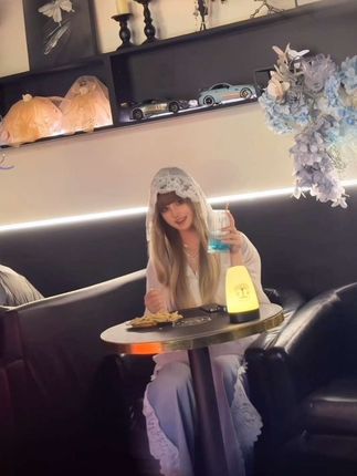 这是金金子吗?偶遇了 #清吧