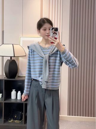 #日常通勤穿搭 #针织衫 #条纹控 #显高显瘦穿搭 #披肩套装