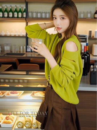 天啦噜~这这套衣服也太显白了吧!真的闭眼入,好看 好看 好看#孟子义芭比粉版莎士比哑 #流光机能风穿搭太有生命力了 #琥珀流光风外套太适合秋天了 #说好的随便穿穿呢 #说好的随便穿穿去看秀