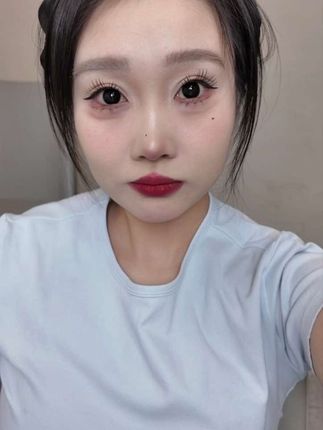 这个幼系天菜黑,就像水洗过的黑葡萄又黑又亮#眼妆 #日抛 #neo#美瞳