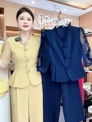 #女装穿搭 #新款套装两件套 【纪朵研】小香风套装女新款春秋爆款时髦洋气减龄两件套@抖音小助手 @DOU+小助手 @DOU+上热门