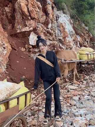 如果生活扛不住来,来跟我扯辣椒包吃又包住😂😂#我的乡村生活 #农村生活