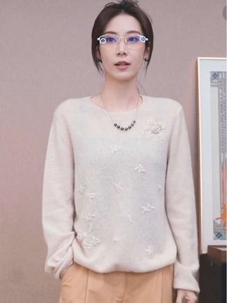 CHENSMCHEN 山羊绒简约长袖针织衫女舒适温柔百搭上衣CSR7239QQ#陈什么陈#山羊绒长袖针织衫#舒适百搭上衣#高品质女装#时尚洋气减龄穿搭
