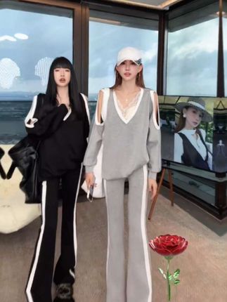 2025早秋新款韩系尚撞色V领镂空露肩卫衣垂感侧条微喇长裤两件套#卫衣 #穿搭 #美出高级感 #秋季穿搭 #ootd穿搭