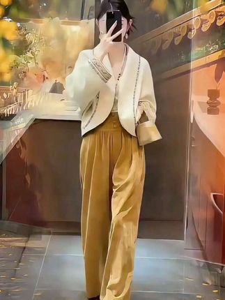 #新中式复古气质两件套#早秋穿搭三分钟出门不是梦 #初秋一周不重样穿搭 #早秋贵气感穿搭 #通勤穿搭万能配色公式
