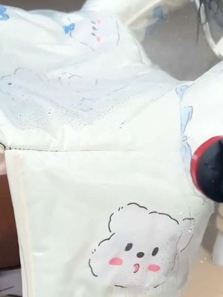 冬季骑车太遭罪?试试这款加厚防雨保暖挡风被!加绒内里快速锁温,防水面料无惧雨雪,给你全方位温暖守护 。还有暴雨钢化膜,防爆耐刮,屏幕无忧!#电动车防寒护膝 #电动车防寒帽#创作灵感 @DOU+小助手