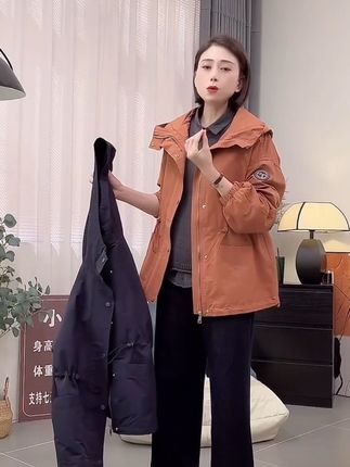 「焦糖色 连帽冲锋衣」高级感短外套 秋季韩版宽松休闲户外夹克S036#时尚穿搭 #冲锋衣#夹克外套#户外穿搭#品质女装