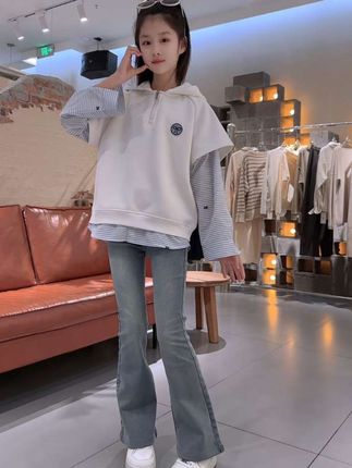 #女童春秋宝藏喇叭裤 #弹力舒适又好看 #生女儿就是要好好打扮 #牛仔裤穿搭 #卫衣女童装