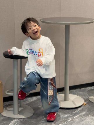 我不是满分妈妈 你也不用做满分小孩 所以 亲爱的小孩 妈妈希望你可以永远做个孩子 开心快乐 无灾无难 #我的男孩#男童穿搭#ootd穿搭