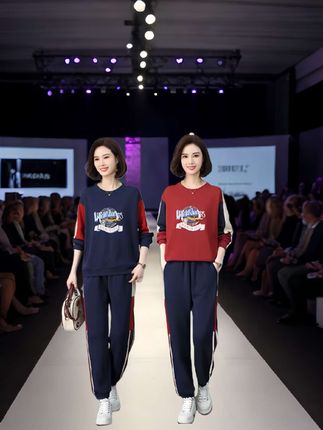 #时尚休闲两件套#休闲运动套装新款初春穿搭一整套减龄洋气时尚两件套妈妈