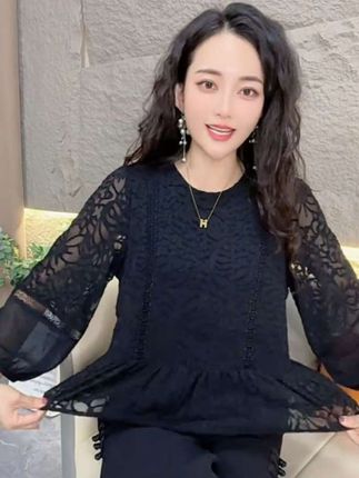 #刺绣钩花娃娃衫#谁穿谁好看#减龄穿搭#百搭不过时#气质小衫