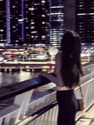 我爱你有种左灯右行的冲突,疯狂却怕没有退路#夜景 #街拍