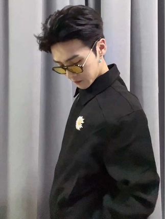 短版夹克版型不错 #wedonttalkanymore #黑色系穿搭 #gd
