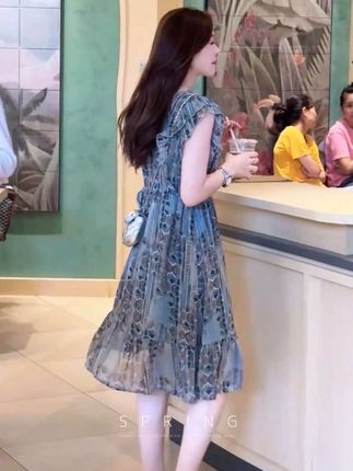 现在的人好多都有美丽羞耻症,出去只想穿的得体,而不是惊艳!#连衣裙 #夏季穿搭