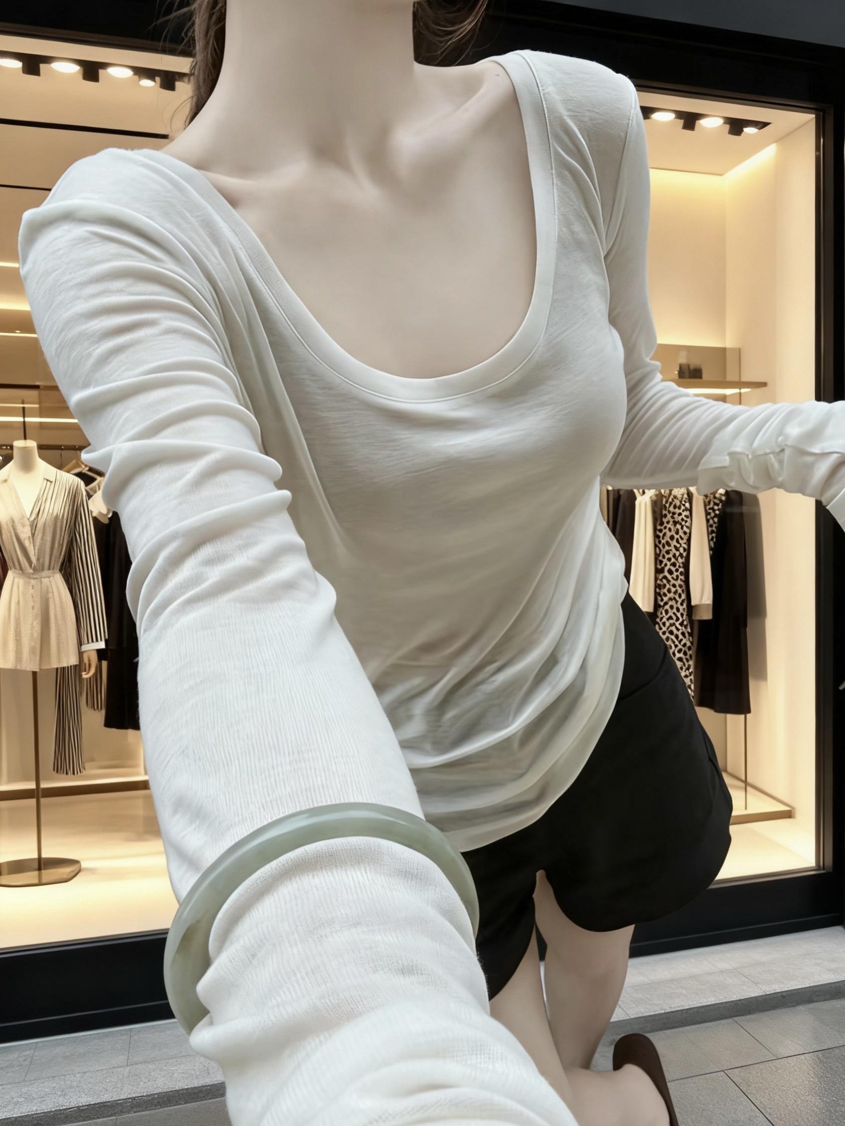秋冬就需要这种百搭好搭配的打底衫#小个子穿搭 #时髦穿搭 #显瘦穿搭 #今日穿搭 #面料柔软舒适