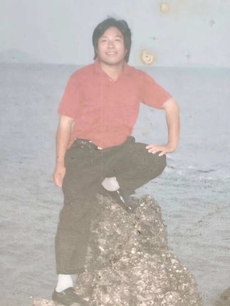 曾经长发披肩,梦想仗剑走天涯。后来嫁给丫妈,膀大腰圆种地瓜。#我的乡村生活 #时光一去不复返珍惜当下的每一天