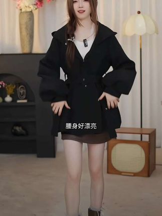短款风衣外套#秋天第一杯琥珀流光 #预制国庆出游穿搭#秋冬穿搭新鲜感在线
