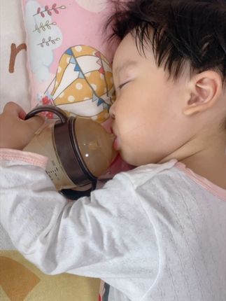 爱吃甜食,喝完夜奶就睡的,不爱刷牙不 会刷牙,可以给他喷喷这个, 小小一支携带也很方便#母婴好物#宝婵#儿童护齿喷雾#宝宝护齿喷雾