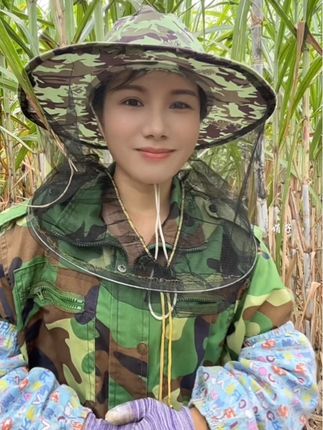 进甘蔗地 玉米地干活害怕刮伤到脸就佩戴上它,非常实用的防刮帽#农用好帮手#甘蔗种植 #剥甘蔗叶 #三农 #防刮帽