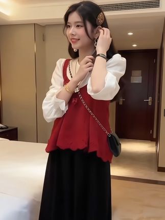 马甲➕衬衫➕半身裙#遮肉显瘦穿搭 #这么穿显瘦20斤 #减龄套装 #甜美穿搭 #韩系穿搭