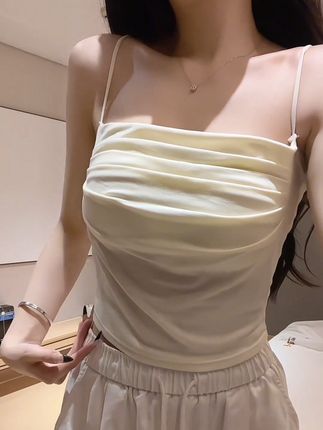 这吊带!!!好绝!!!!!##上热门 #夏天该有的样子 #辣妹穿搭 #美背穿搭 #女人味穿搭