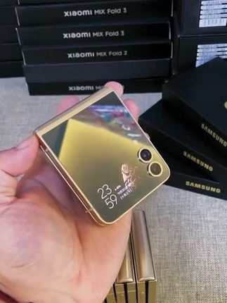 准新品 Samsung/三星 12期免息 W23 Flip 准新品 Samsung/三星 12期免息 W23 Flip 心系天下叠屏5G手机#三星折叠手机 #折叠屏