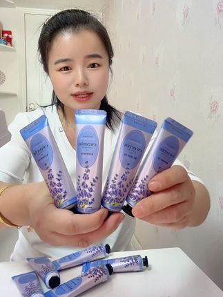 手干手燥都能涂抹,湿润不粘腻!补水保湿#薰衣草护手霜 #仙女必备 #出门必备 #好东西一起分享 #自用好物分享 @DOU+小助手