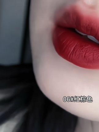 秋冬的第一支红棕,巨巨巨显白,上唇直接拉亮肤色,显白到不行.#口红推荐 #唇釉试色 #不沾杯不掉色 #唇釉