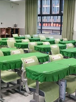 中小学生午睡躺椅垫,新式课桌椅躺椅午休软垫子,柔软舒适,收纳可折叠,不褪色不起球。