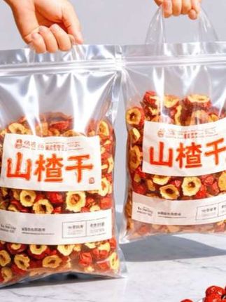 山楂干 酸甜诱惑,无核山楂干片来袭!精选优质山楂,精心去核切片,为您带来纯粹的美味体验。 每一片都色泽红润,果香浓郁,口感酸甜适中。无论是泡茶、煮汤还是直接食用,都能让您瞬间陶醉在那独特的风味中,是健康生活的最佳选择! 让无核山楂干片,满足您的味蕾,呵护您的健康 #适合长期泡水喝的东西 #山楂营养价值 #女生必备 #山楂干 #酸酸甜甜#