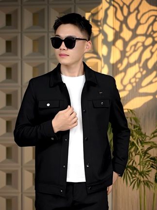 简约大方款式,秋季男士新款夹克外套#外套男 #秋季穿搭 #休闲百搭 #秋季上新 #夹克男