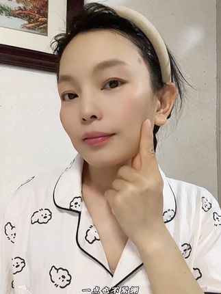 夏天不想脸上油乎乎的显邋遢!就用它#LZQ洗面奶 洗完#清爽不紧绷 #洗面奶 #虾青素洗面奶 #氨基酸洗面奶