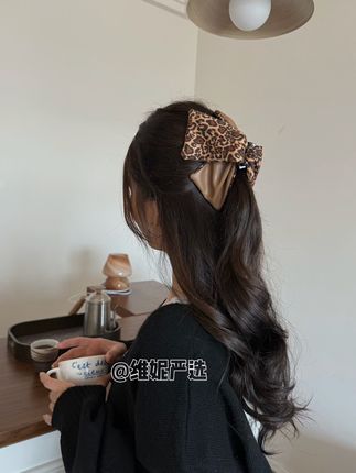 我承认三角抓夹就是好用 看这个扁头变圆头的效果多明显#头饰发饰 #抓夹 #饱满后脑勺 #高级感