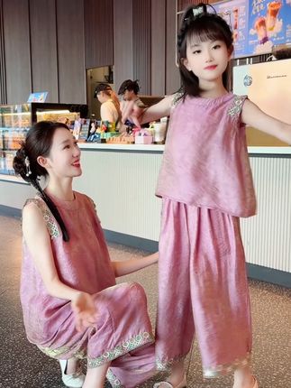 婆婆分四种:1出钱不出力,2出力不出钱,3处钱又出力,4既不出钱也不出力,你家婆婆是那种?#国风古韵 #民族风 #亲子装