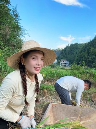 载秧不躲雨,打谷不歇凉#农村生活 #田园生活