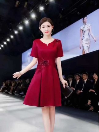 【参加婚礼小个子喜妈妈婚宴礼服2025夏季新款喜婆婆装红色气质裙】#礼服 #婚宴礼服 #敬酒服 #礼服裙 #喜婆婆喜妈妈婚宴装