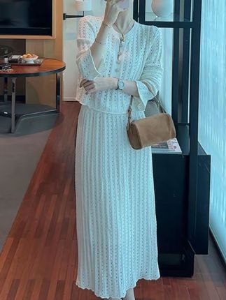 法式小香风套装女22025春秋新款镂空针织长袖t恤气质半身裙两件套#爆款热卖中 #好物推荐🔥 #时尚穿搭 #谁穿谁好看 #超便宜超划算