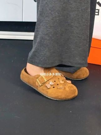 敲百搭的一双鞋~洞洞勃肯DIY✌️ 上脚脚感软乎乎的 出门不累脚 穿脱🉑方便啦#洞洞勃肯鞋#超可爱#舒服又百搭
