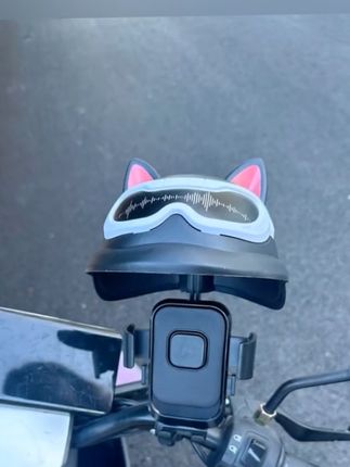 #创作灵感 自带头盔的手机支架不仅能遮阳还能挡雨~电动车手机支架摩托车导航支架外卖骑手遮阳防晒防雨小头盔支架款#骑行装备 #爱生活爱骑行 #出门必备 #车载支架