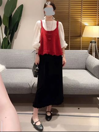 独特超好看套装女2025早秋新款镂空针织背心叠穿衬衫半身裙三件套