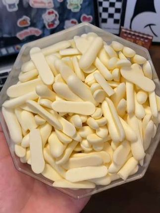 生啃牛奶一样的口感,宝贝说这也太太太好吃了吧, 一口下去奶香酥脆,既能哄娃又有营养# 宝宝爱吃 # 宝宝零食 # 烤奶皮