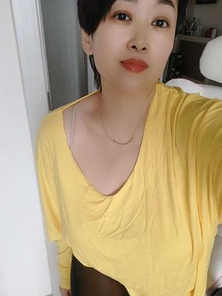 我要做一个说话夹嗓子。睡觉夹肠子的人#微胖女生 #女人味十足 #短发女生
